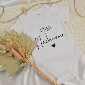 Personalisierter Babybody Schwangerschaftsverkündung Geschenk Papa Muttertagsgeschenk Geschenk zur Geburt Babygeschenk Bild 1