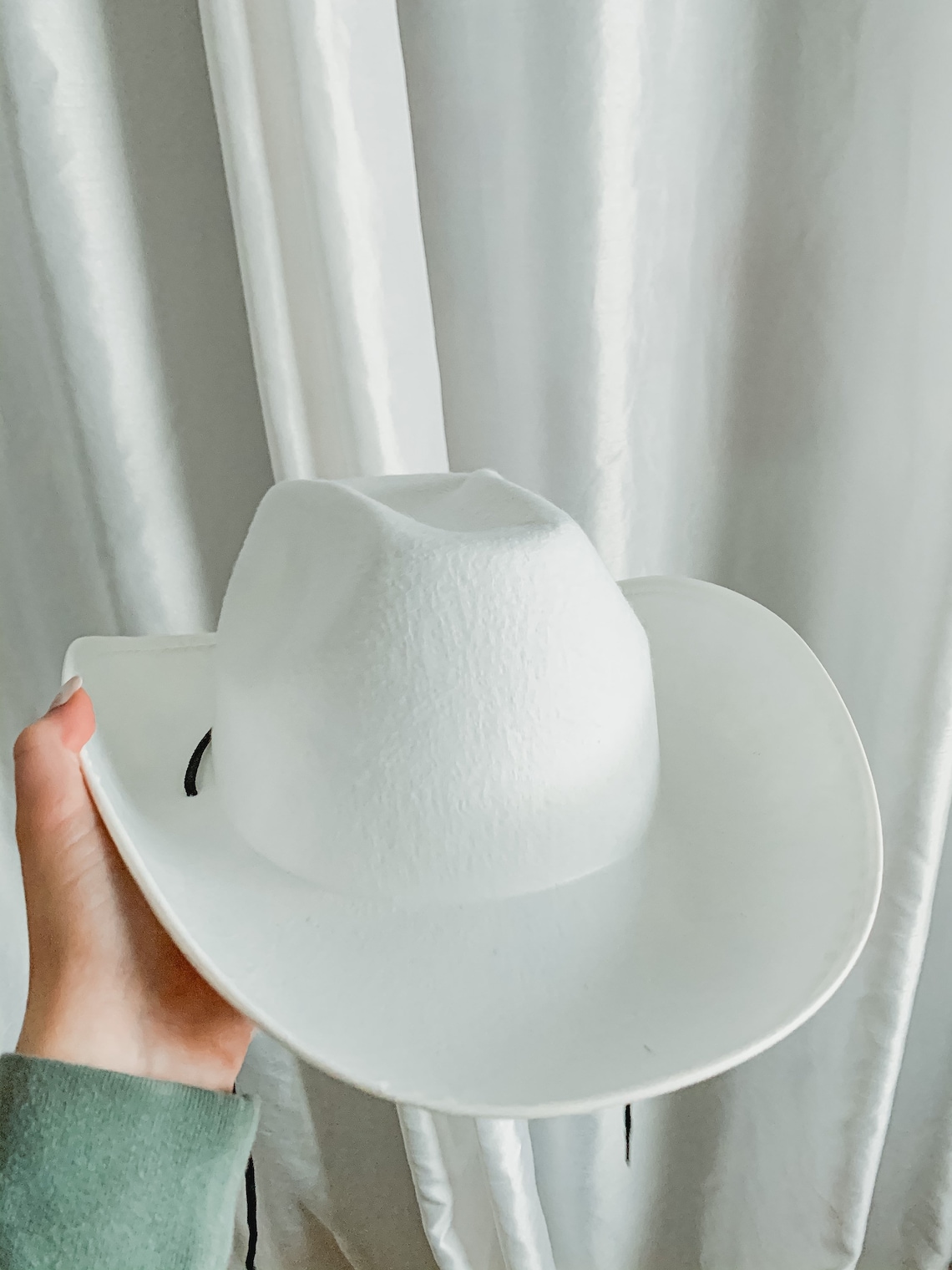 white cowgirl hats to decorate