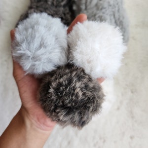 Kattenbal met konijnenstaart, paashaas, kattenspeelgoed pasen, konijnenstaart, leuk speelgoed voor katten, squishy kattenbal, kattenspeelgoed, kattenkruidspeelgoed