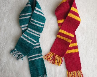 Personalized Hand-Knitted Cat Scarf: Striped Pet Accessory