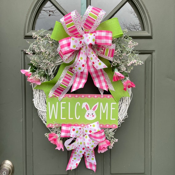 25 Spring & Easter Wreaths To Decorate Your Door in 2023