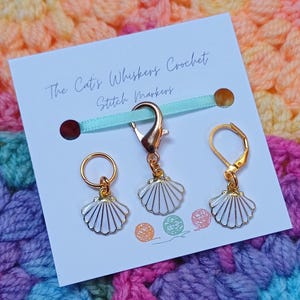 Sea Shell Stitch Marker: Enamel Knitting Crochet Progress keeper