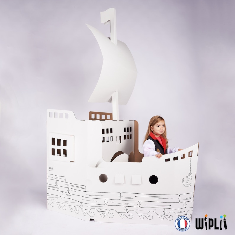 Bateau en carton à colorier