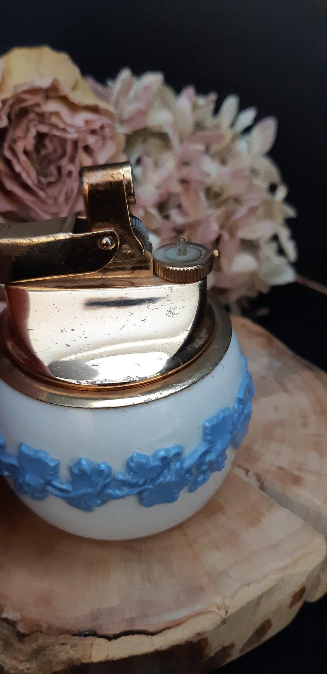 Vintage Wedgwood Lighter / Tabletop Lighter / Embossed Queens Etsy