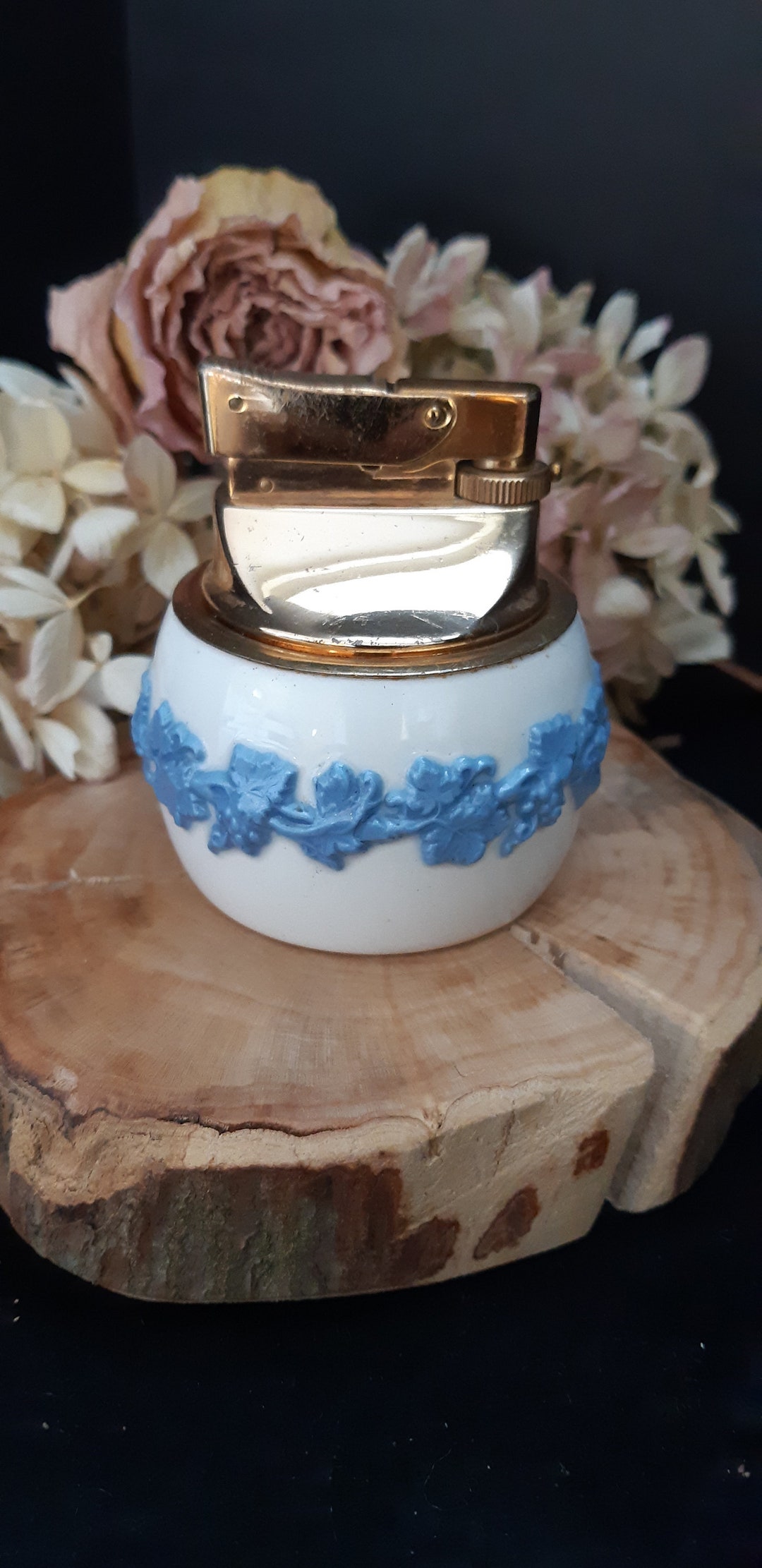 Vintage Wedgwood Lighter / Tabletop Lighter / Embossed Queens Ware