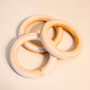 2 Pcs 50 mm Wooden Rings Macrame Natural Craft Supplies Macrame Wall Hanging Rings DIY Home Decor Boho Crafting Materials Wooden Keychain