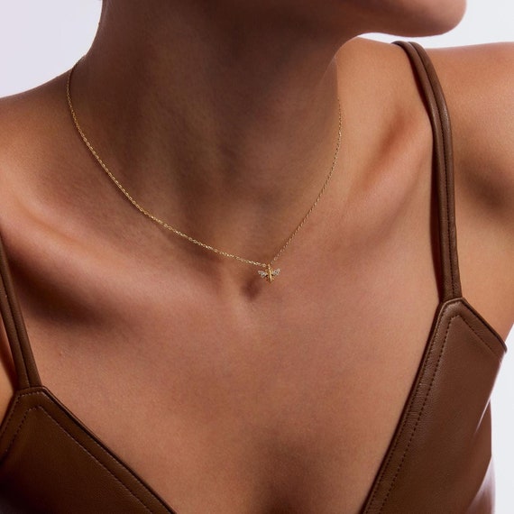 Tiny Bee Necklace, Queen Bee Necklace, Honey Bee Necklace, Minimalist Jewelry, Christmas Jewelry, Gift for Mom