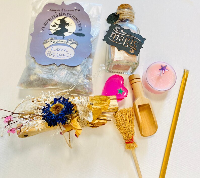 Witches Spell Box Love Potion Amorentia . Gift box . Etsy