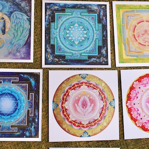 Set van 4 kaarten/prints met spirituele kunst. Met de hand verfraaid met goud. Heilige geometrie, helende kunst, heilig vrouwelijk. Mandalakunst.