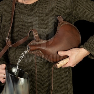 Gourde 1,2l / gourde en cuir, bouteille en cuir, flasque, outre pour Vikings, HAND SEWN de Wojmir