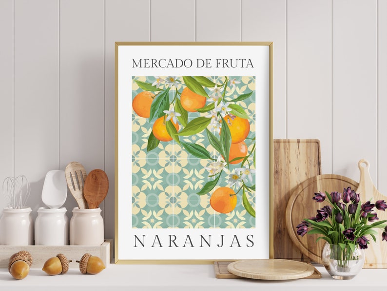 May include: A printable poster with a vintage style illustration of oranges and orange blossoms. The poster has a blue and white tiled background and the text "Mercado de Fruta Naranjas".