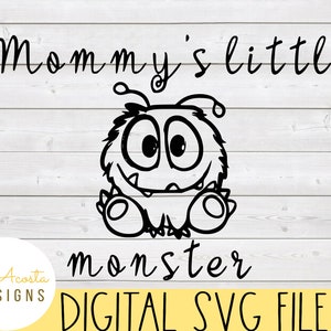 Il piccolo mostro della mamma svg; Mamma e figlio svg; Tutina Design; Bambino svg; Bambino in formato svg; Nuova mamma svg; Svg neonato; Tutina svg; Regalo per baby shower