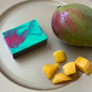 Fantasy-Mango and coconut milk beauty bar image 2