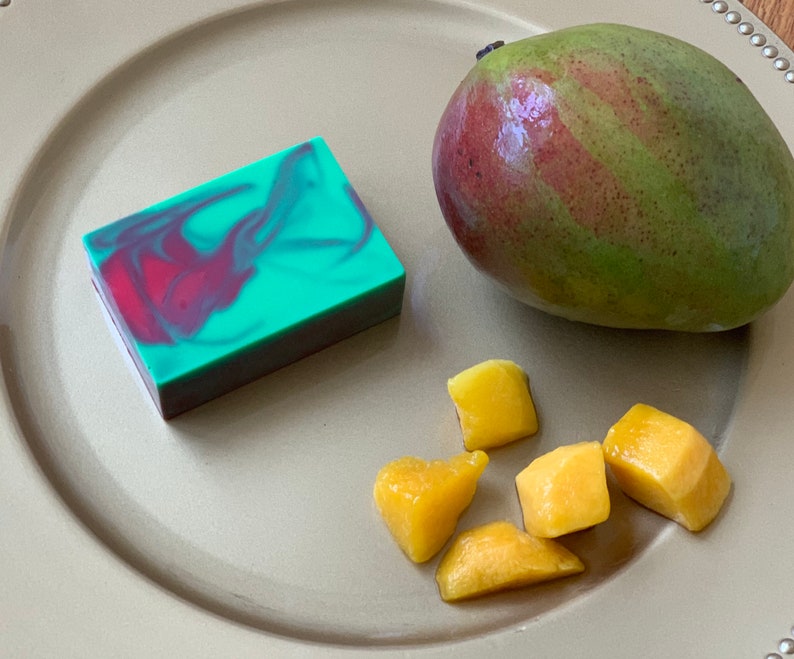 Fantasy-Mango and coconut milk beauty bar image 2