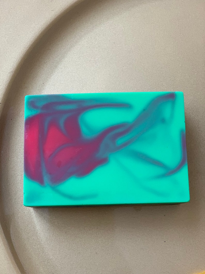 Fantasy-Mango and coconut milk beauty bar image 3