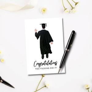 Afdrukbare Gefeliciteerd Afstudeerkaart | Je hebt het verdomme gedaan | Direct downloaden | Afstudeerkaart 2022 | Grappige afstudeerkaart | Mannelijke kaart