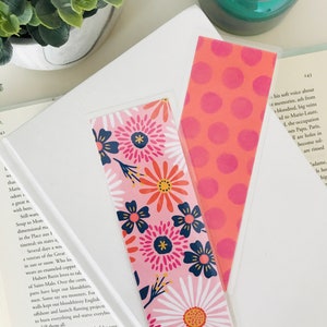 Bookmark | Laminated | Illustrated Bookmark | Handmade Bookmarks | Reader Gift | Teacher Gift | Floral Print | Daisy Print | Pink Print