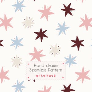 Pode incluir: Um padrão contínuo com estrelas desenhadas à mão em tons de rosa, azul claro, creme e castanho escuro sobre um fundo branco. Uma etiqueta retangular central com bordas recortadas contém o texto Hand drawn Seamless Pattern arty kate.