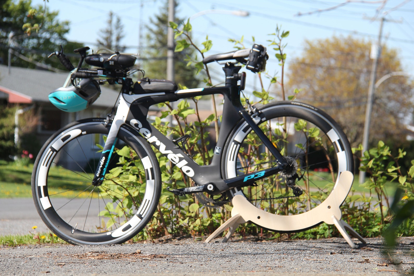 Support bike. Support bike. Стойка кхэм stand 5 под электрику. Потолочное крепление для велосипеда. Стойка для велосипедов.