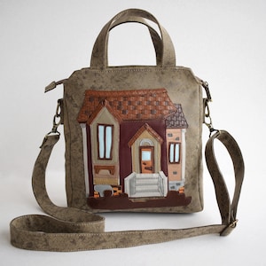 Bolso bandolera para mujer. Bolso vegano con textura de ante marrón claro
