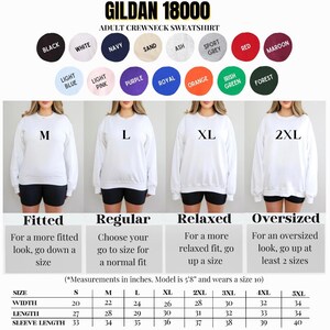 Puede incluir: Sudadera de cuello redondo para adultos Gildan 18000 blanca, con tallas M, L, XL y 2XL. Muestras de color: negro, blanco, azul marino, arena, ceniza, gris deportivo, rojo, granate, azul claro, rosa claro, morado, real, naranja, verde irland&eacute;s y bosque.