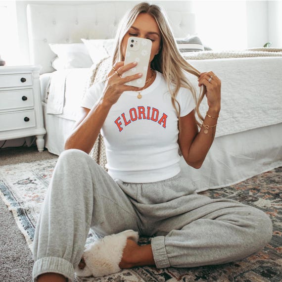 Florida Football Cropped Tee: Vintage Style, Sporty Tailgating Shirt