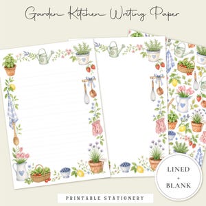Può includere: Carta da lettere Garden Kitchen con fogli a righe e bianchi, decorata con illustrazioni ad acquerello di erbe in vaso, annaffiatoi, utensili da cucina, fragole, limoni e fiori. Il testo recita Garden Kitchen Writing Paper.