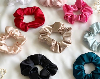 Haargummi Damen | Satin Scrunchie | Kleines Geschenk Freundin | Geschenkidee Haargummi | JGA Frauen