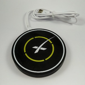 SpaceX Landing Pad Qi Wireless Charger with Anti Slip Rubber Feet 3D Printed