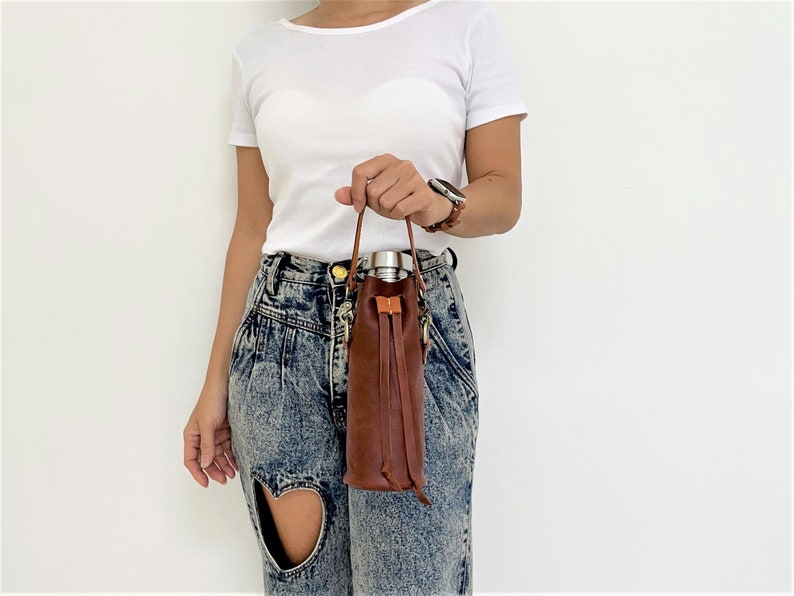 Leather Water Bottle Holder with Detachable Crossbody Strap // Carry Handle // Leather bottle cage // Carry Handle Bottle Holder image 2