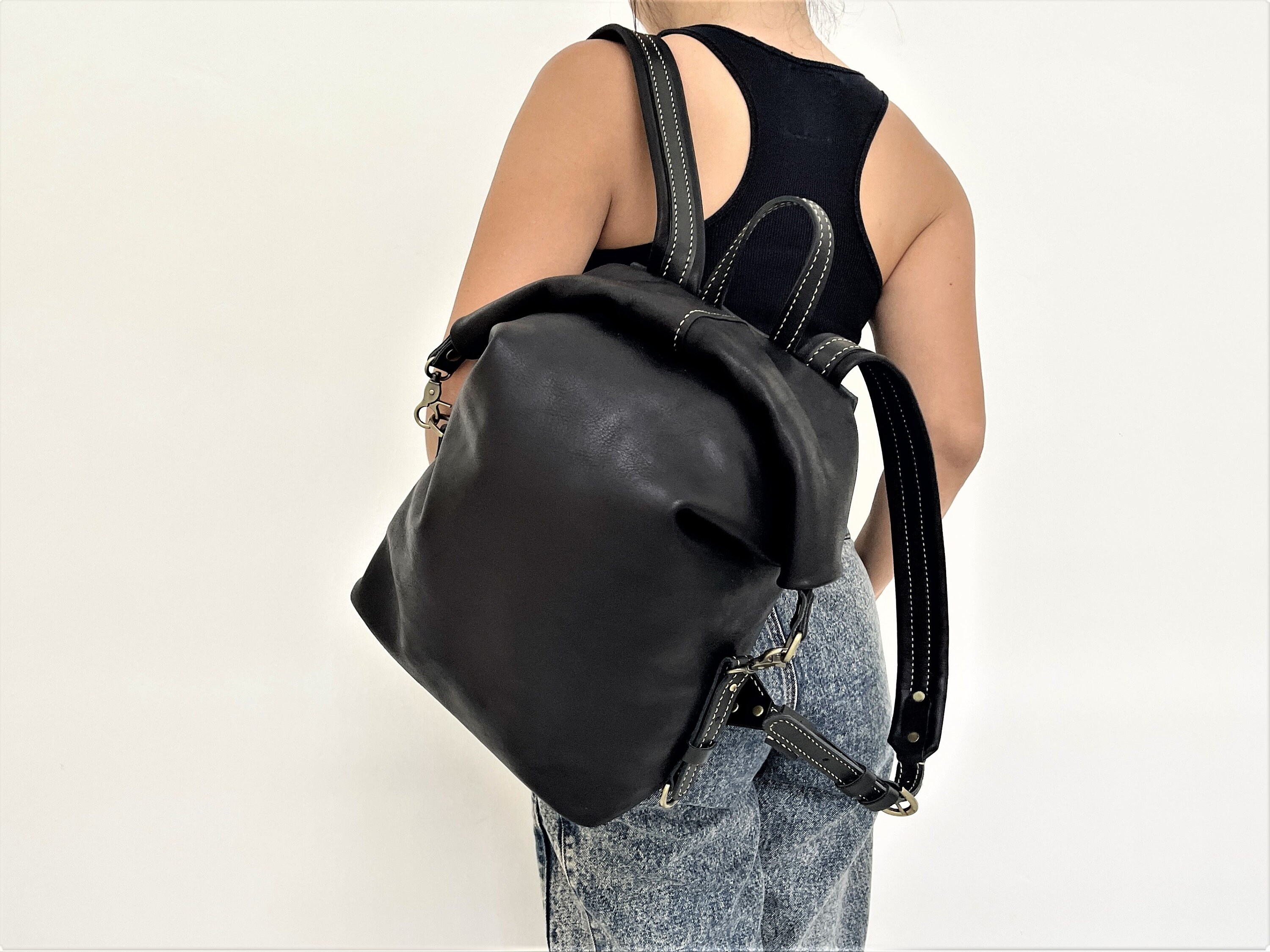 Unisex Leather Roll Top Sack Backpack Flight Cabin Luggage Work Leather ...