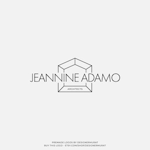 Puede incluir: Un diseño de logotipo minimalista con el nombre "JEANNINE ADAMO" en una fuente sans-serif, con una forma geométrica similar a una casa encima del nombre y la palabra "ARCHITECTS" debajo. El diseño es negro sobre fondo blanco.