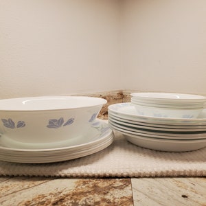 Corelle Friendship Pattern, Rim Soup Bowls,Berry Bowls, Luncheon Plates, Serving Bowl