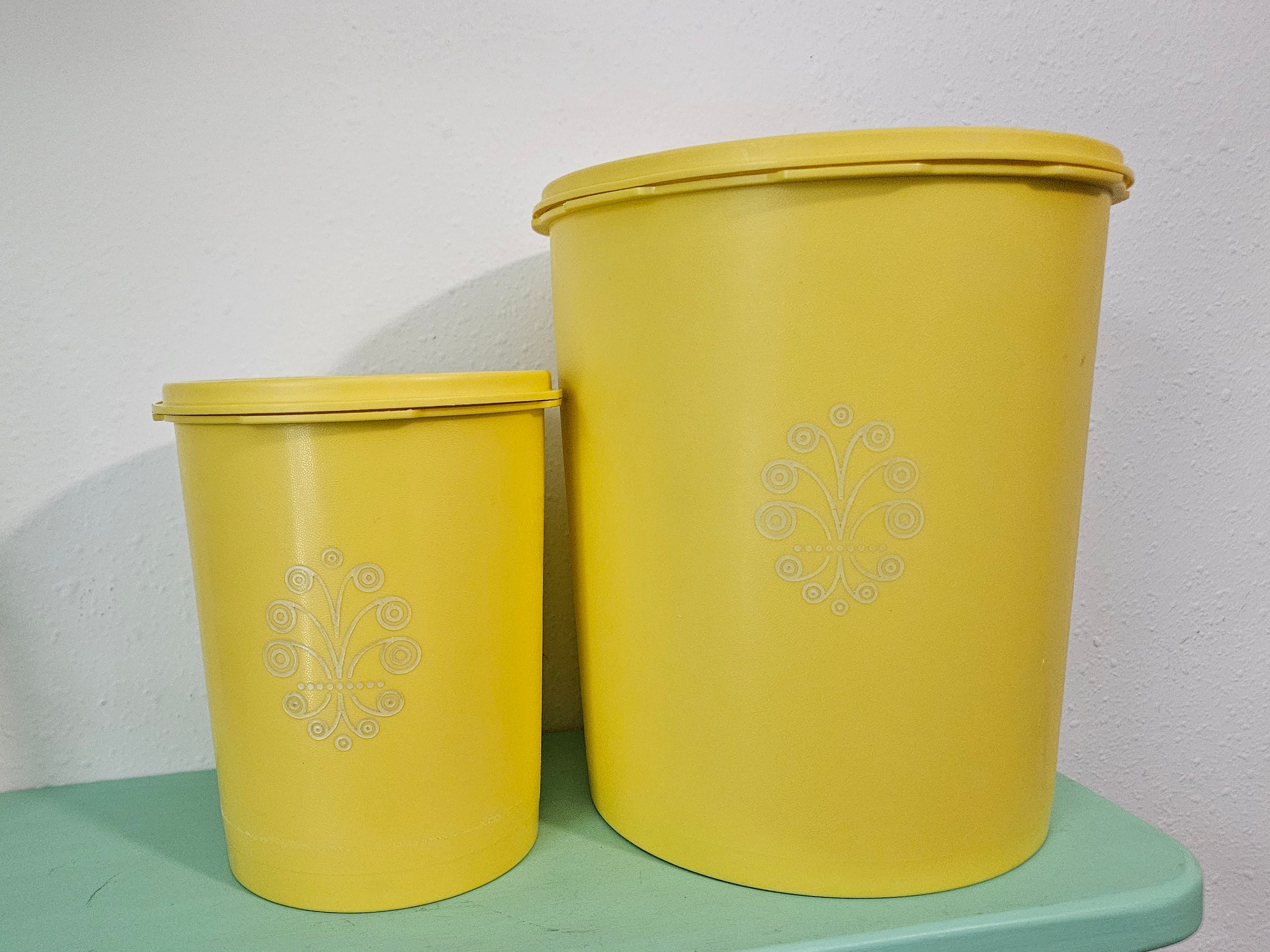 Tupperware, Kitchen, Vintage Tupperware 4 Canister Set 4 Lids Bright  Yellow 81 89 807 805