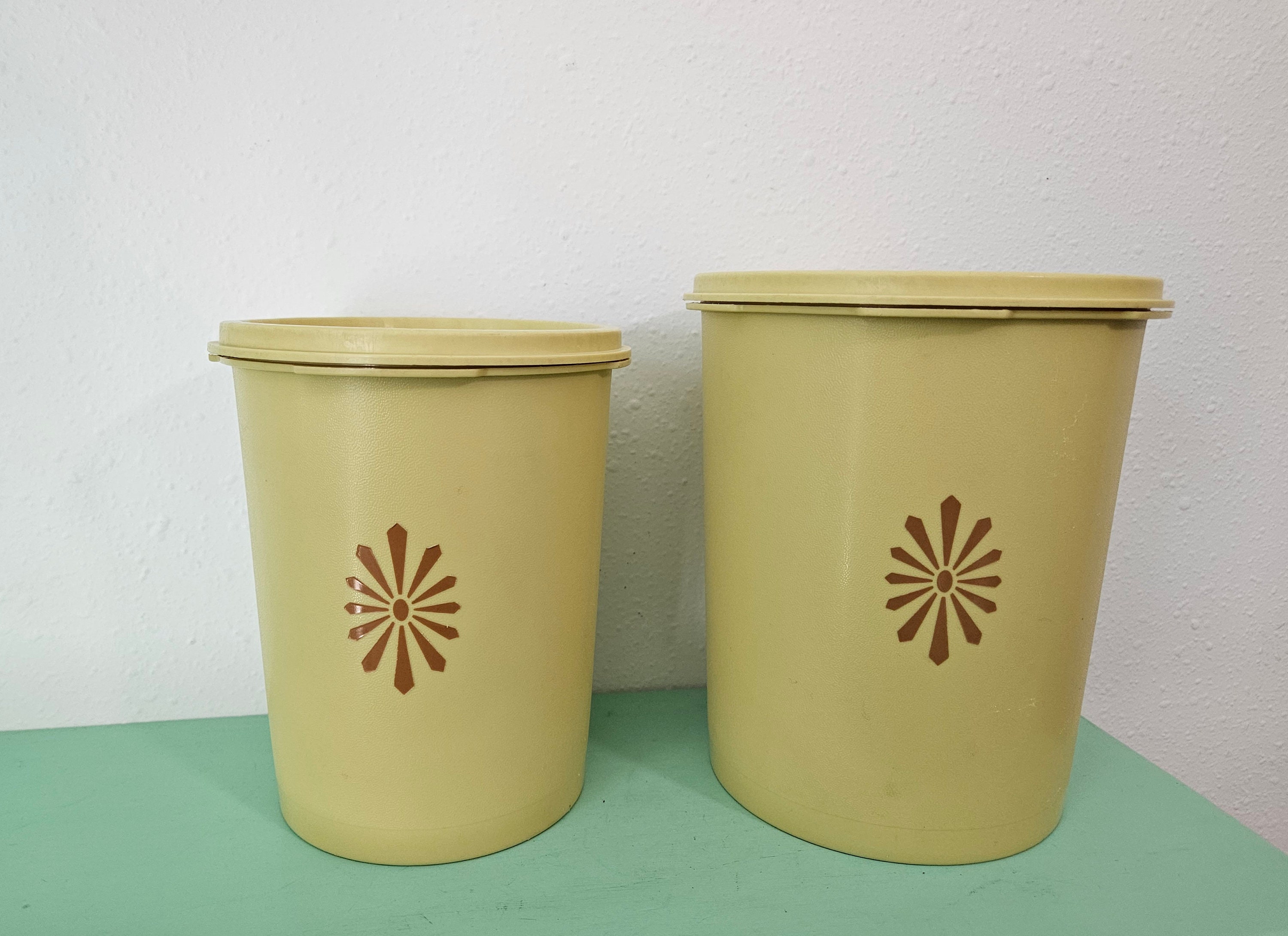 Vintage Tupperware Canister Avocado Green #809 With Accordion Lid