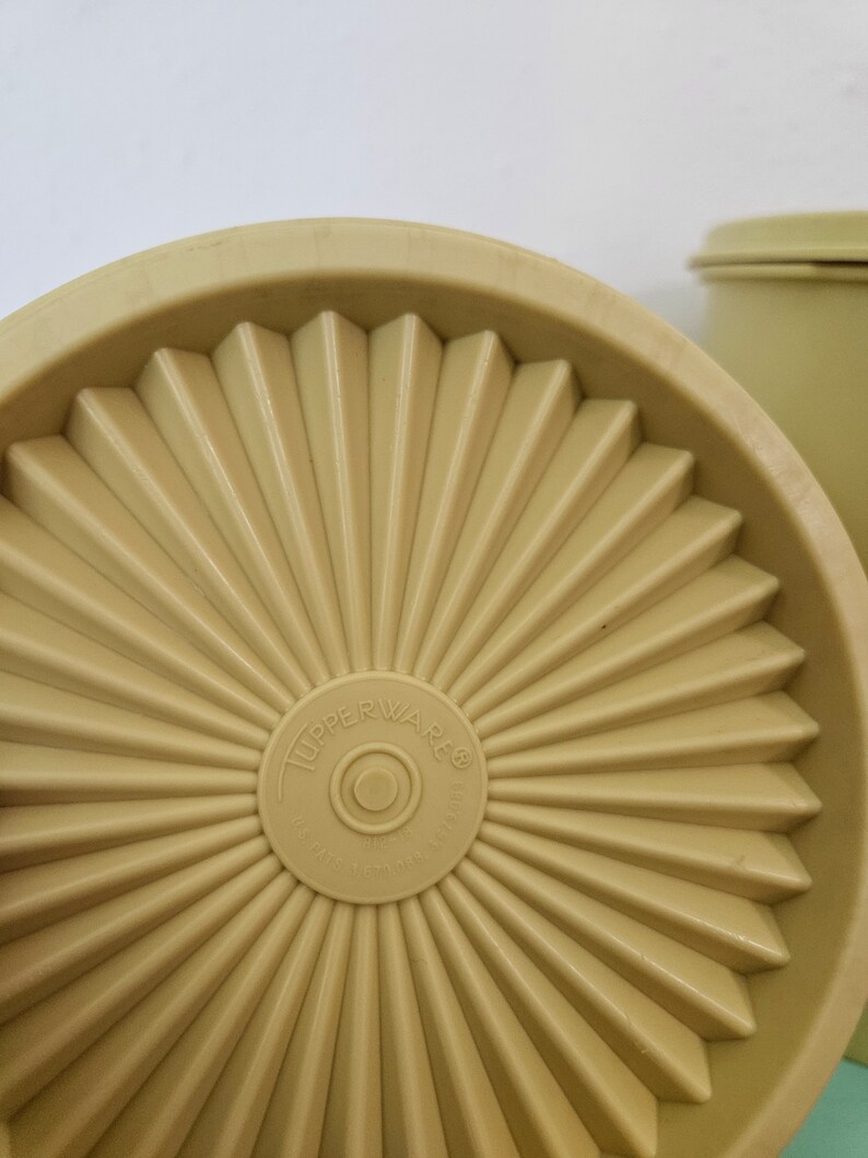 Tupperware Bottom Yellow Servalier Tupperware Canisters With Gold Star Flower, Set of 2 ...