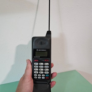Motorola Micro TAC 650 Vintage Cellphone - Etsy