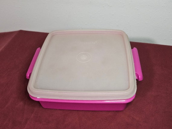 Vintage Tupperware Square Bright Pink Sandwich Keeper 8203A-2 Lunch  Container 