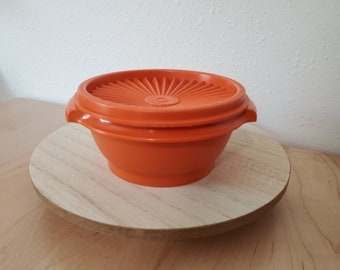 Tupperware Servalier Bowl in Orange with Lid - Tupperware 1323 - 12 Oz