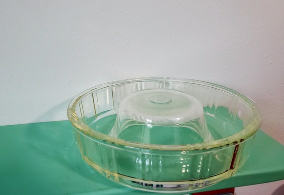 Glass bundt cake pan discount