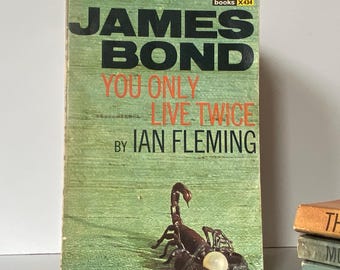 Libro clásico de James Bond 007: Solo se vive dos veces: Ian Fleming Pan Books