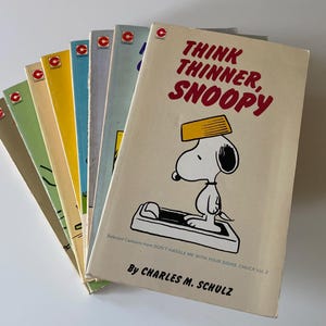 Vintage Snoopy Peanuts Comic Book: Charles Schulz Coronet Books, 1970s