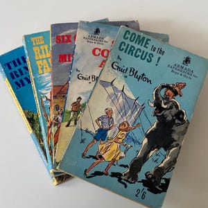 5 Early Enid Blyton Vintage Armada - 1960s - PaperBack Adventure Children&#39;s Books