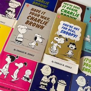 Vintage Snoopy Peanuts Comic Book: Charles Schulz Coronet Books, 1970s