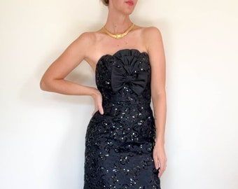 Vintage Strapless Black Wiggle Gown / Mike Benet / 50s Style / Ultra Low Back / Lace Sequin Ruffles Bows / Old Hollywood Glam / Size 8