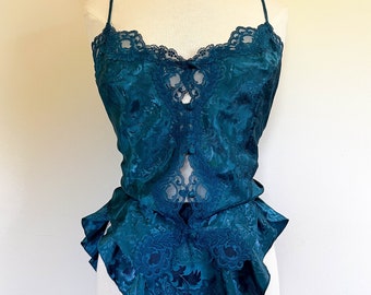 Vintag VICTORIA'S SECRET camisole set / gold label / teal blue paisley / polyester satin / lace trim / ultra high-cut ruffle shorts / large