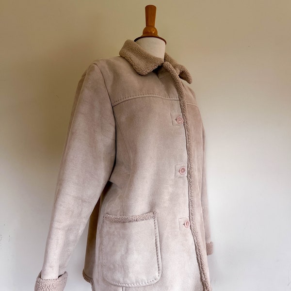 Manteau Faux-Suede & Shearling vintage des années 90 / Jones New York / Poches extra larges / Boxy Barn Jacket Fit / Beige Minimal Style / Taille L