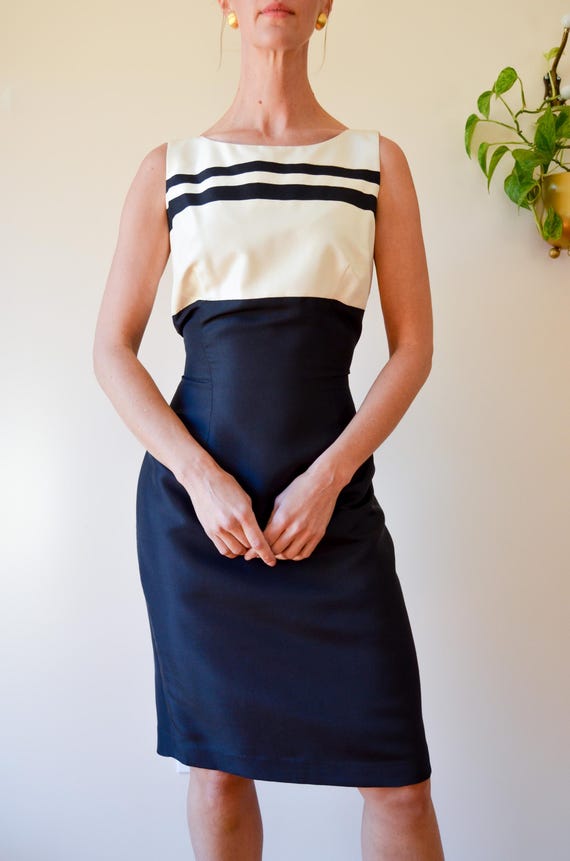 Vintage 100% Silk Black & Cream White Cocktail Dress / Maggy London / Boat Neckline / Wiggle Fit / Size 4 Vintage 100% Silk Black & Cream White Cocktail Dress / Maggy London / Boat Neckline / Wiggle Fit / Size 4