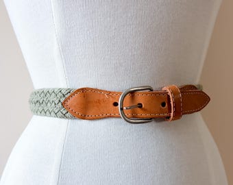 Cinturón trenzado verde caqui vintage de los años 90 / Cuero auténtico / Hebilla plateada cepillada / Talla grande / Cintura de 76 a 81 cm