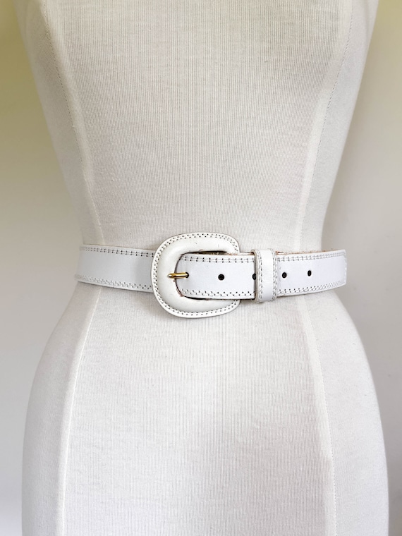 vintage white leather belt / Liz Claiborne / chunk